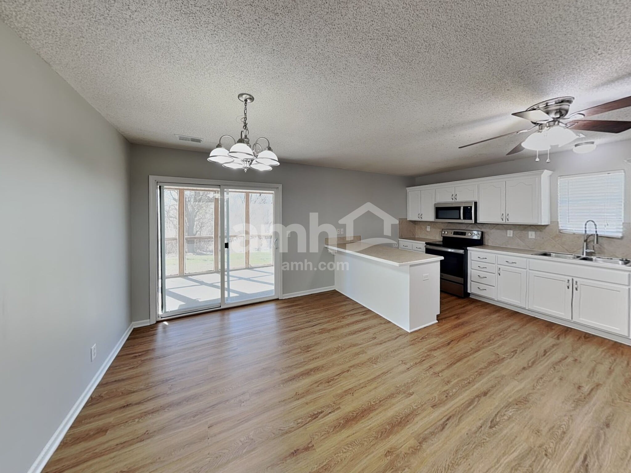 Building Photo - 1015 Bristol Dr