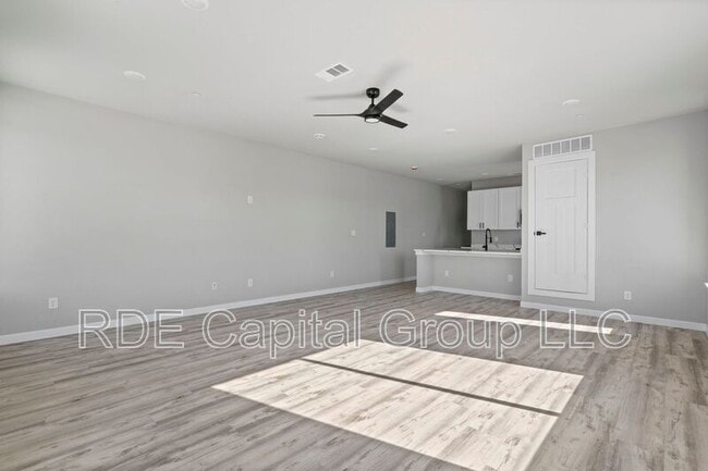 Building Photo - 948 S Corinth St Rd