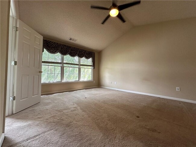 Building Photo - 3960 Longlake Dr