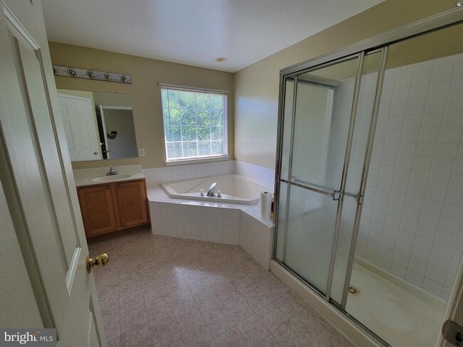 Building Photo - 2508 Black Oak Way