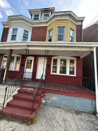 Building Photo - 3 bed + Attic
