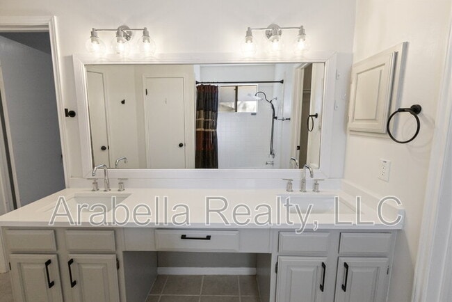 Building Photo - 8554 Timber Lodge