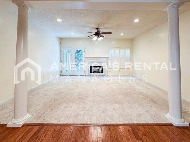 Building Photo - 1713 Savannah Park Ln