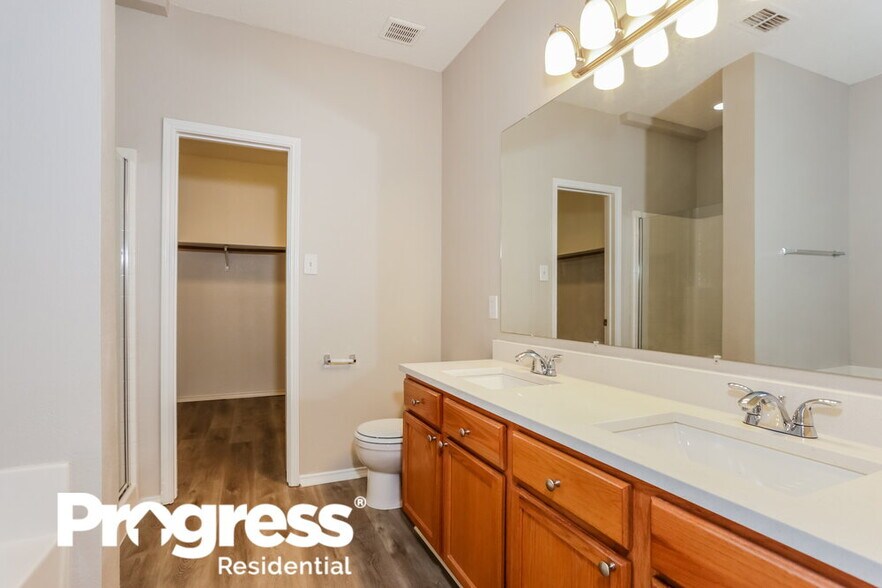 Building Photo - 7334 Tree Ridge Ct