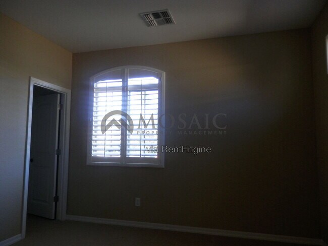 Building Photo - 1463 E Prescott Pl