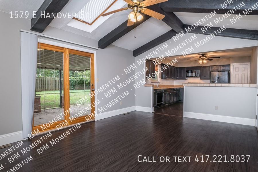 Building Photo - 1579 E Hanover St