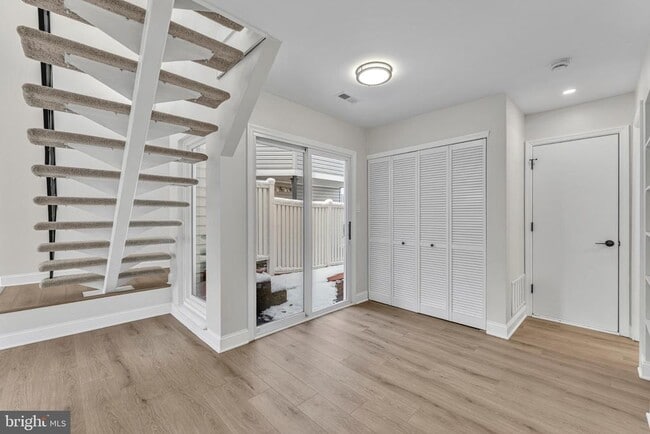 Building Photo - 1228 Chanticleer