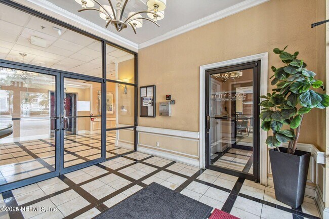 Building Photo - 311 W Ashley St