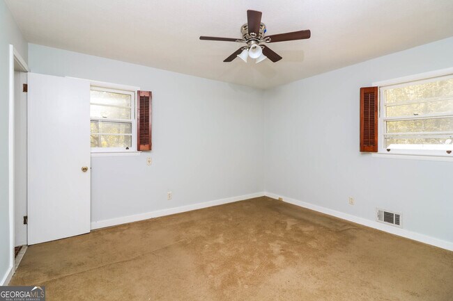 Building Photo - 1255 Angelia Dr SW