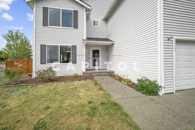Building Photo - 14920 Terra View St SE