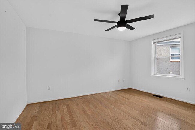 Building Photo - 704 N 18th St