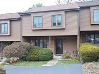Building Photo - 3 Bedroom 2 1/2 bath Townhome in Pike Creek