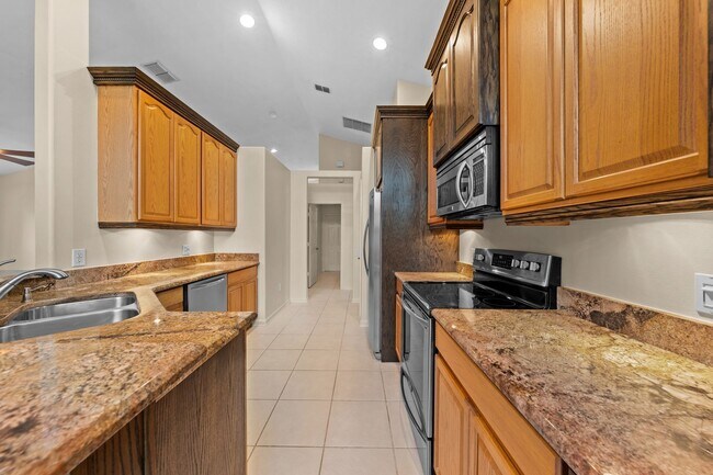 Building Photo - Immaculate 3 Bedroom Home in Gated Community - Stonefield