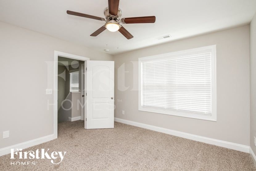 Building Photo - 665 Wilson St