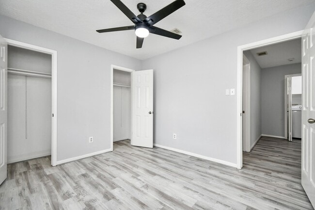 Building Photo - 2707 Blue Mist Dr