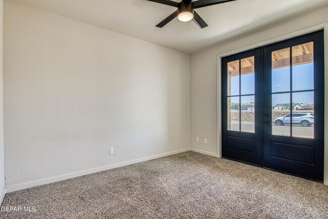 Building Photo - 805 Mormon Tea Dr