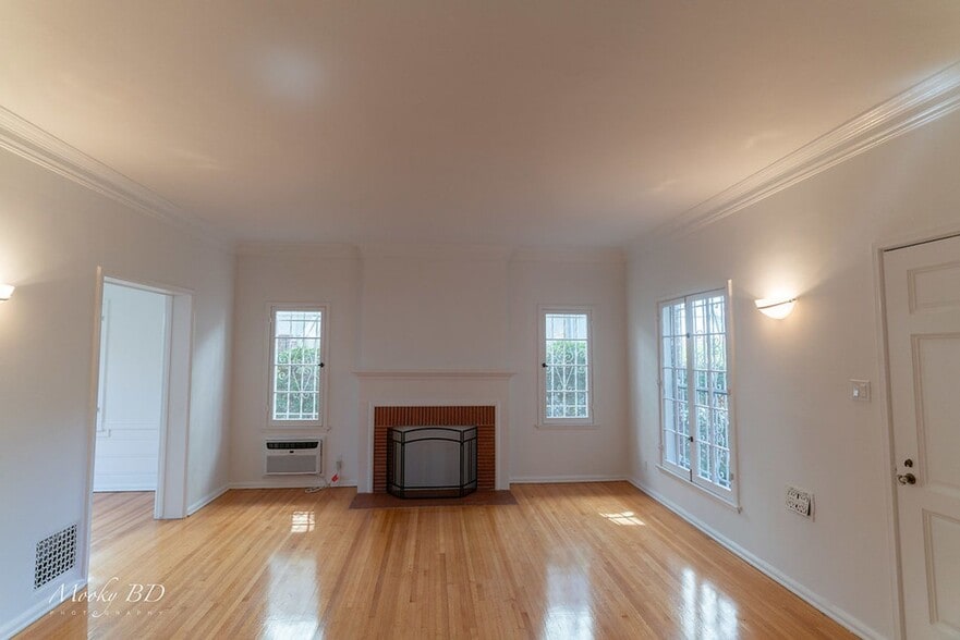 Building Photo - 1207 S Orlando Ave