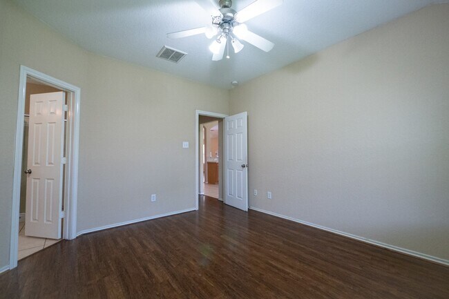 Building Photo - 11219 Overland Trail Dr