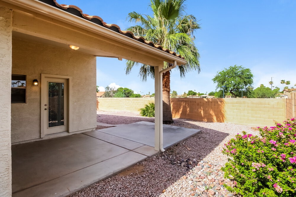 Building Photo - 2044 S Avoca Cir