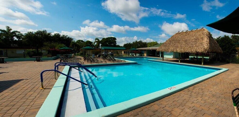 Building Photo - 608 SW Natura Blvd