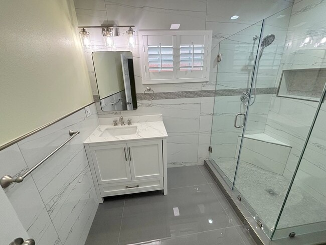 Building Photo - Brand new private back house available now in Downey