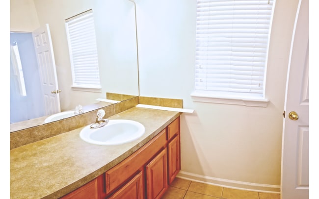 Building Photo - 7202 Deerfoot Cir