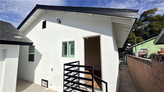 Building Photo - 910 E 77th St