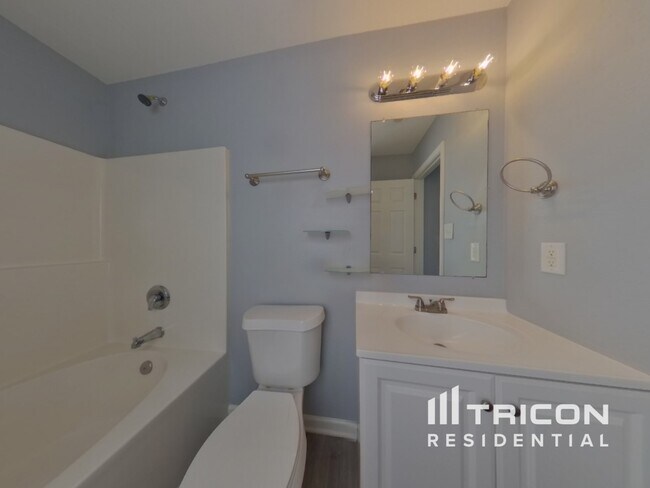 Building Photo - 10429 Hugue Way