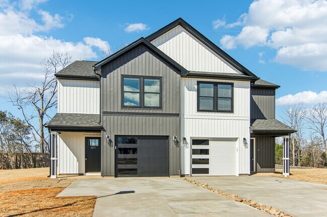 Building Photo - 4050 Cedar Fls Ln