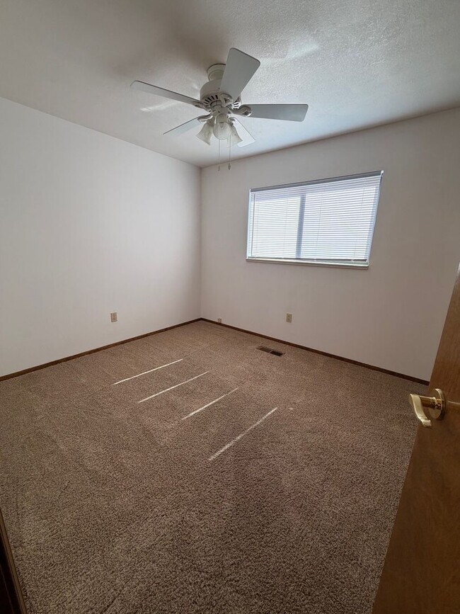 Building Photo - 2988 Pinebrook Dr