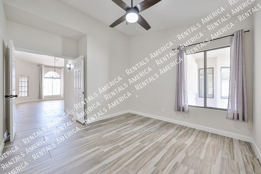 Building Photo - 3802 N Wintergreen Way
