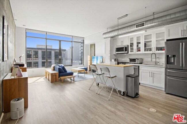 Building Photo - 1111 S Grand Ave