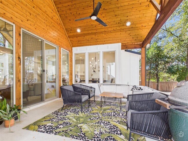 Building Photo - 3002 Sunridge Dr