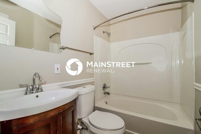 Building Photo - 3 Bedroom Pet-Friendly Home in Louisville,...