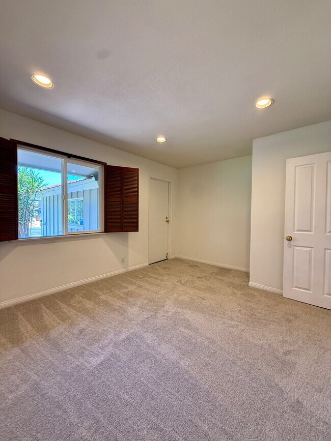 Building Photo - "Spacious 4-Bedroom Gem with 3 Full Baths in Cypress!"