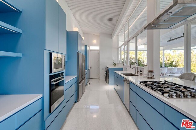 Building Photo - 2262 Stradella Rd