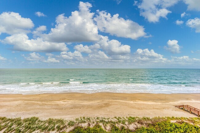 Building Photo - 9400 S Ocean Dr