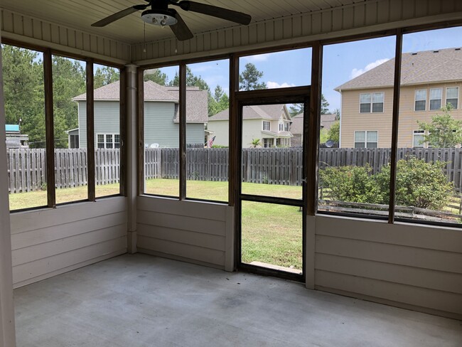 Screen in Porch - 106 Great Pine Ln