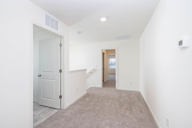 Building Photo - BEAUTIFUL 4 Bedroom Home Piedmont School District - AVAILABLE JULY 2026