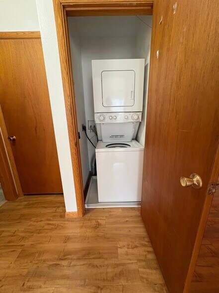 Building Photo - 624 Garrison Rd