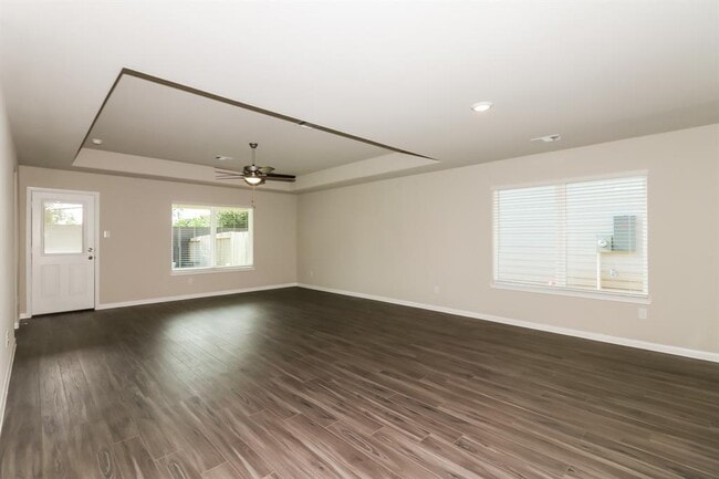 Building Photo - 5610 Briana Dee Dr