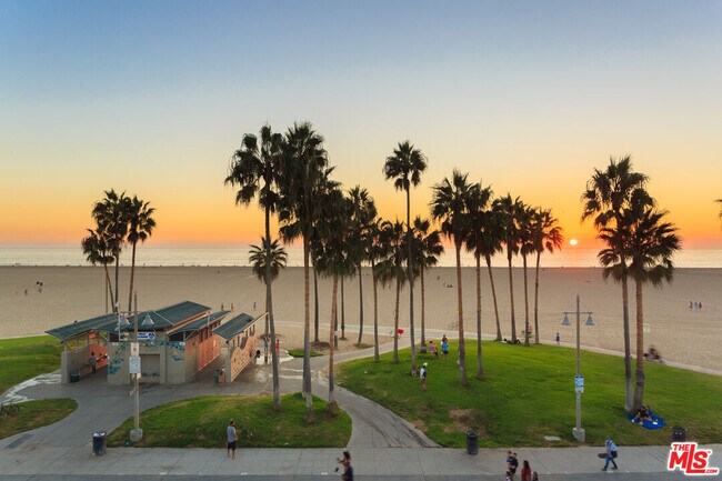 Building Photo - 11 Brooks Ave