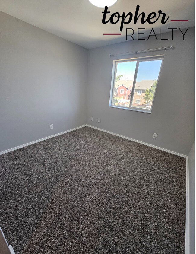 Building Photo - 2529 Ferndale Ln