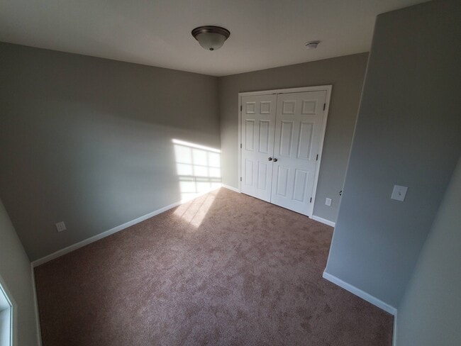 Building Photo - 10 Paige Dr