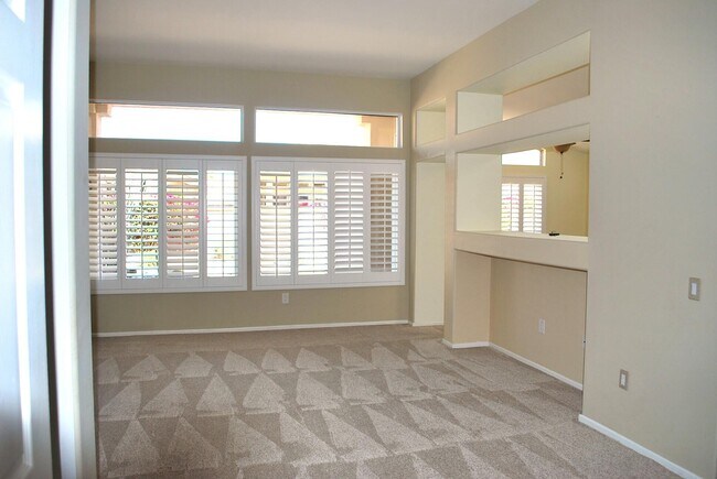 Building Photo - 78900 Champagne Ln