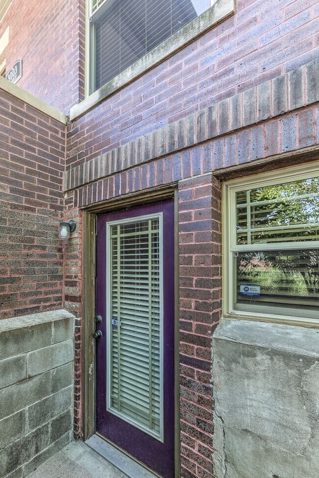 Building Photo - 3001 Harney St