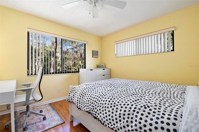 Building Photo - SEASONAL TROPICAL GETAWAY!