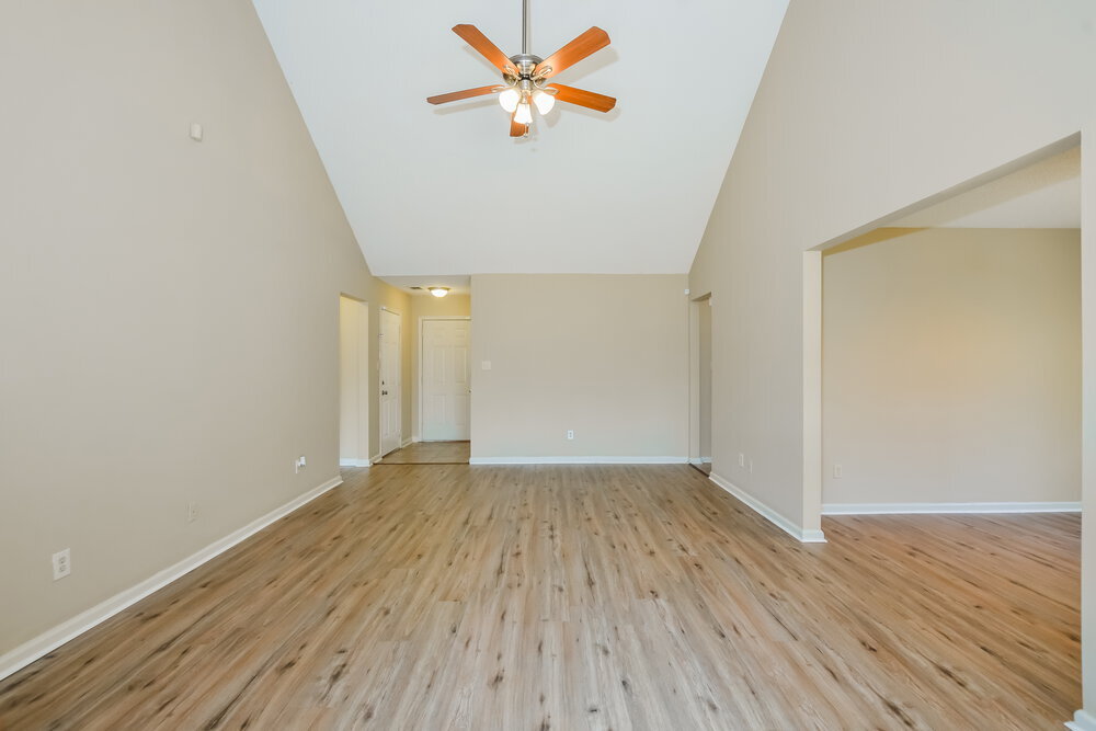 Building Photo - 6929 Country Walk Dr