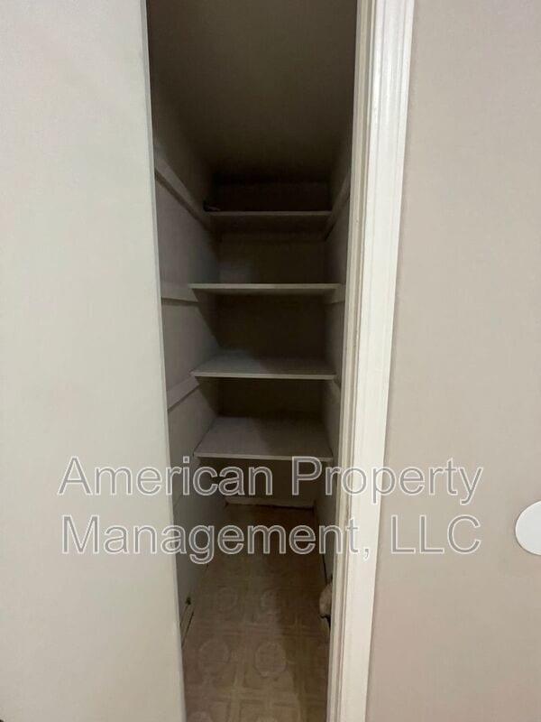Building Photo - 1802 W 62nd St