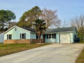 Building Photo - Beautiful Ranch Style Home